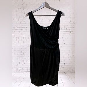 🔥 Black sleeveless dress